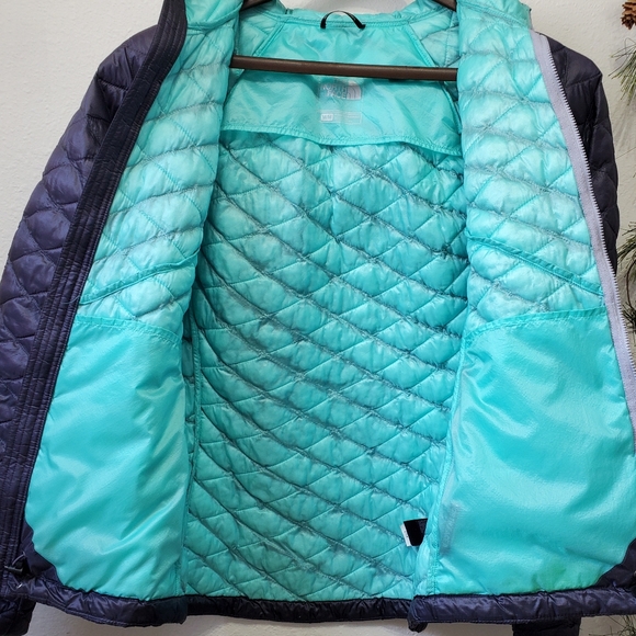 The North Face Thermoball Hooded Jacket - Picture 10 of 14